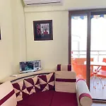 Sea View Apartment/beach/city Center/wifi شقة *