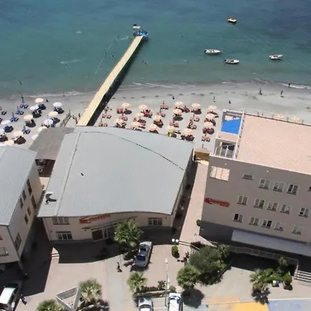 Sea View Apartment/beach/city Center/wifi