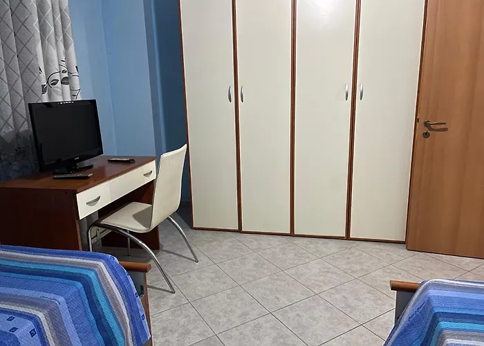 Sea View Apartment/beach/city Center/wifi 公寓 *